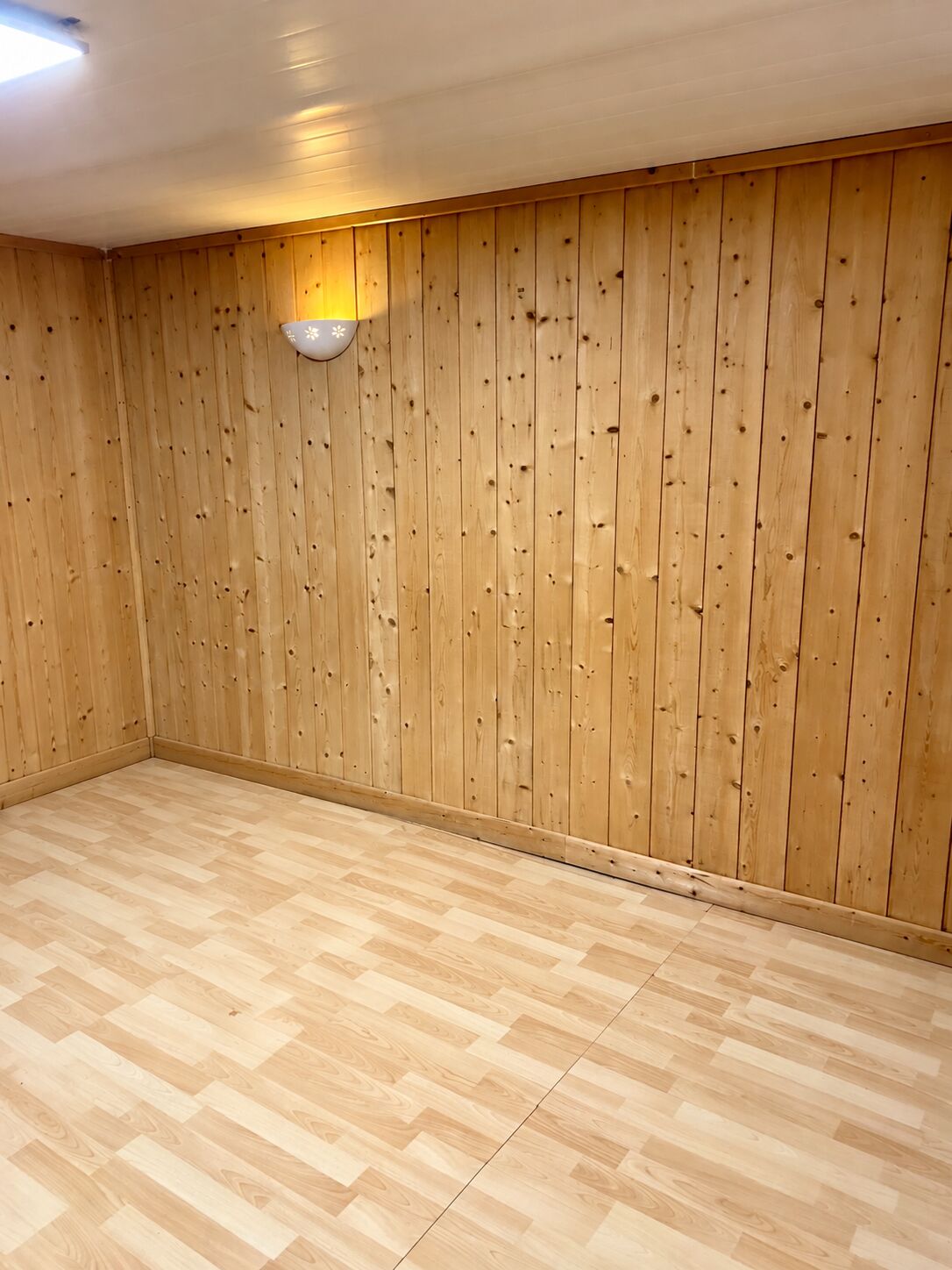 Chambre habillée de lambris bois, maison à Pessac